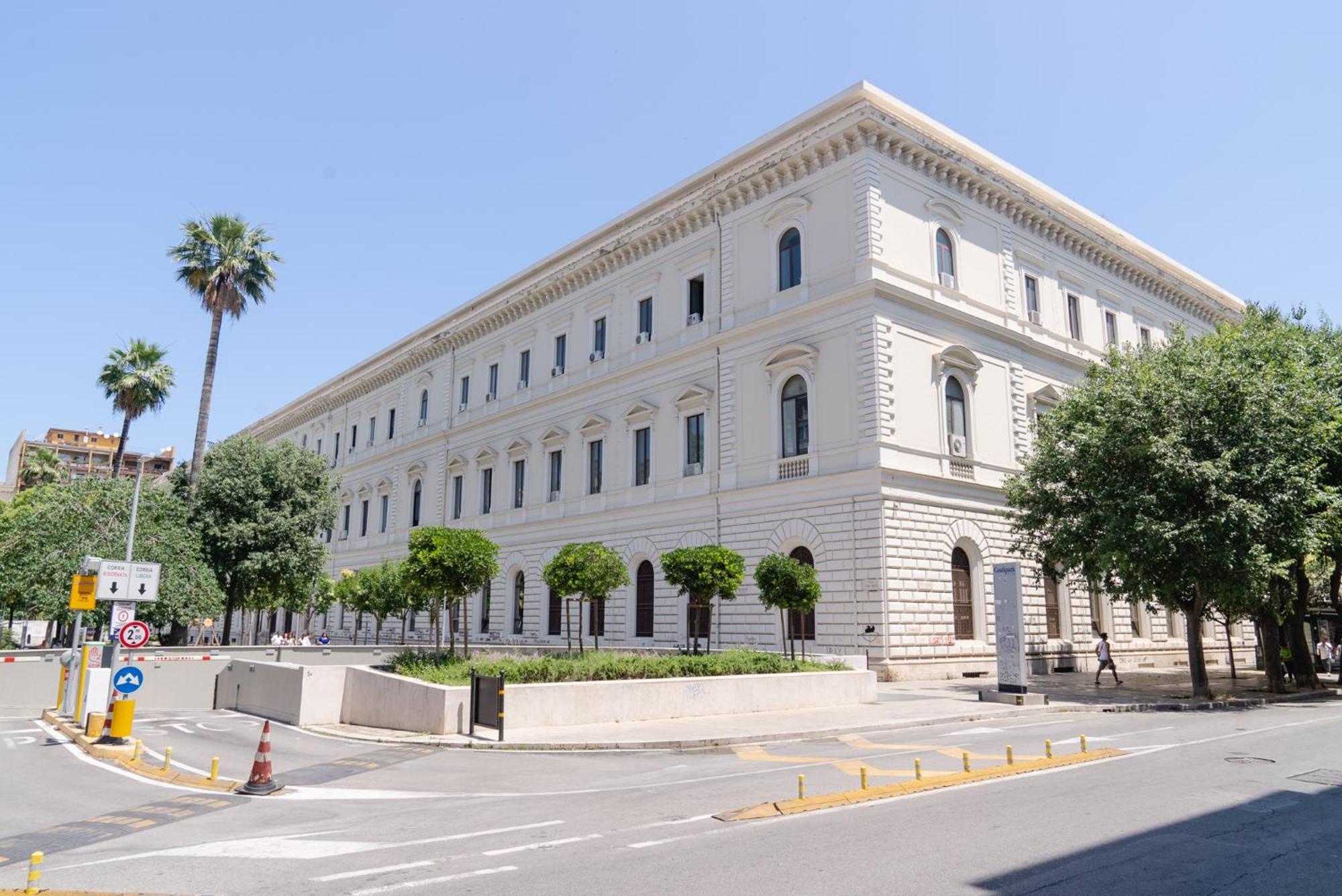 Shl _ Grandi Stazioni _ Bari Centrale מראה חיצוני תמונה